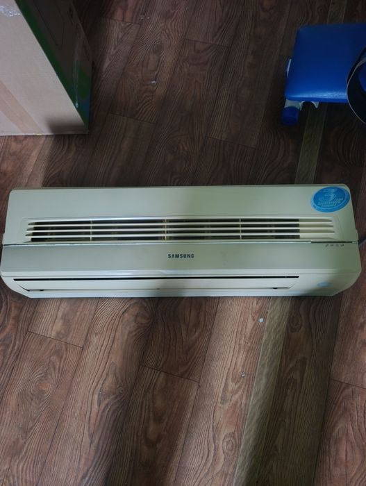Кондицыонер Midea 12000Btu