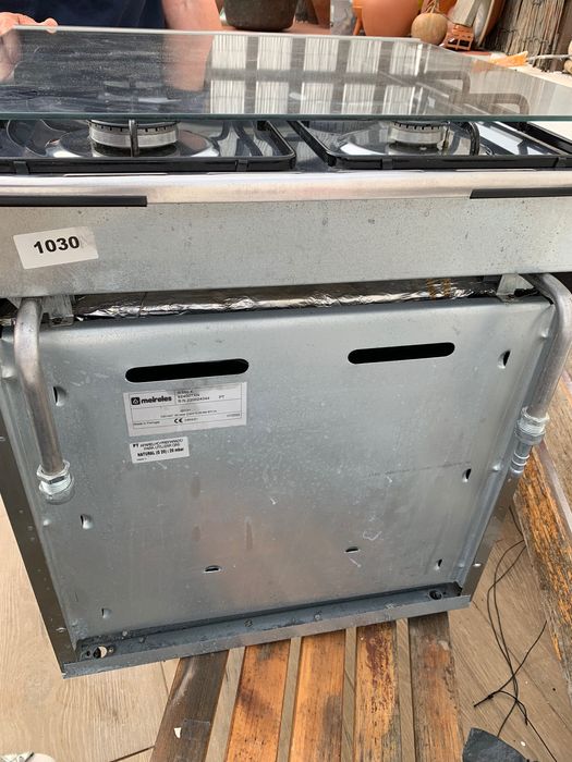 Fogão adaptado a gás natural e botija