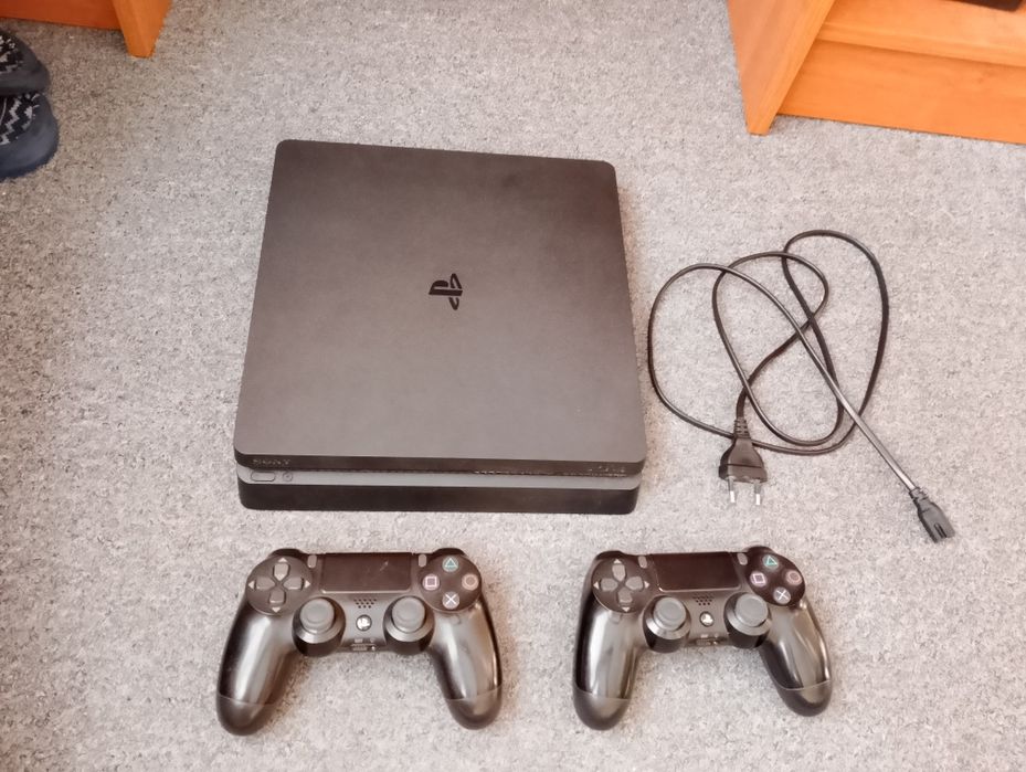 PlayStation 4 Slim