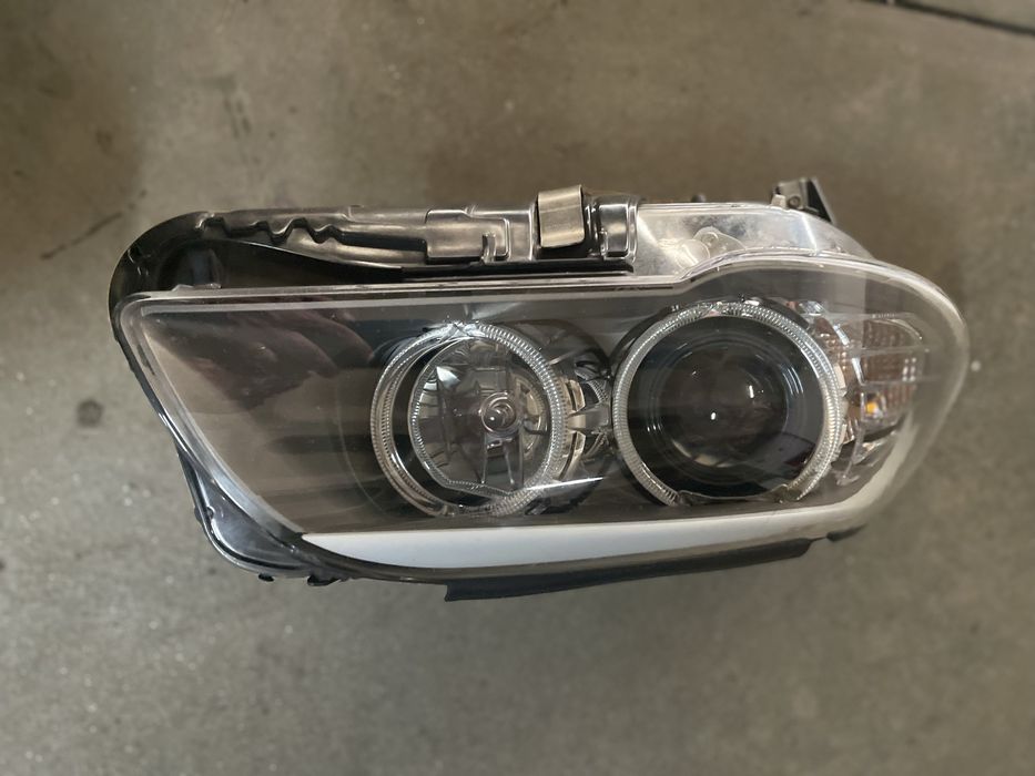 Farois da frente BMW serie 5 ano 2011