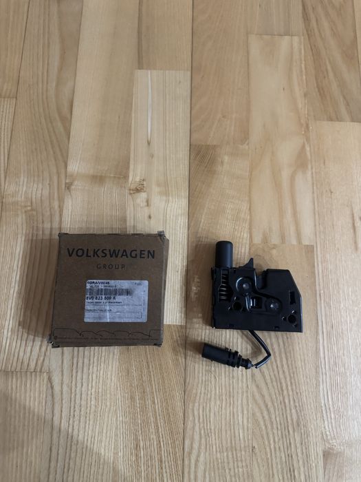 Zamek Maski NOWY Oryginalny Audi A3 8V