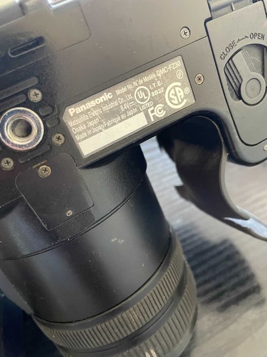 Aparat Panasonic Lumix DMC-FZ30 + ładowarka + akumulator