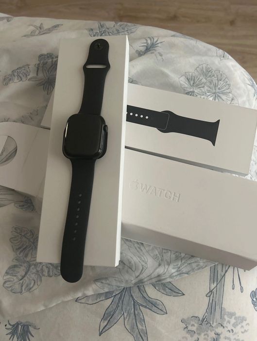 Apple Watch S9 45mm midnight M/L