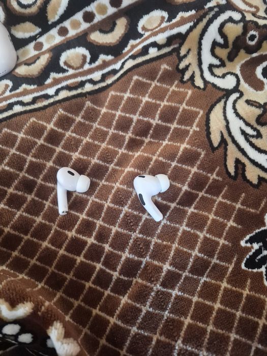 AirPods Pro хороший стан