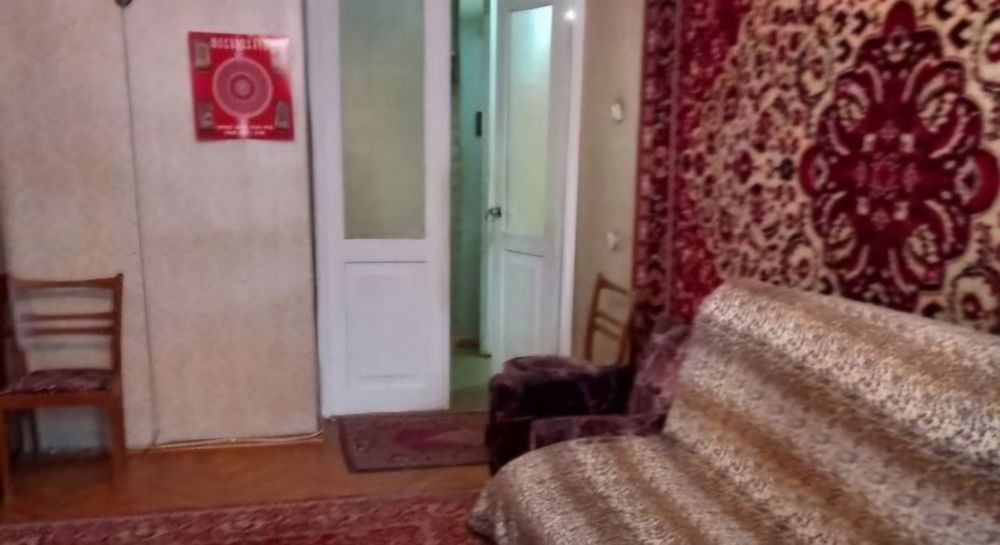 Продам 2 ком.квартиру пр. Гер.Харькова 3 .