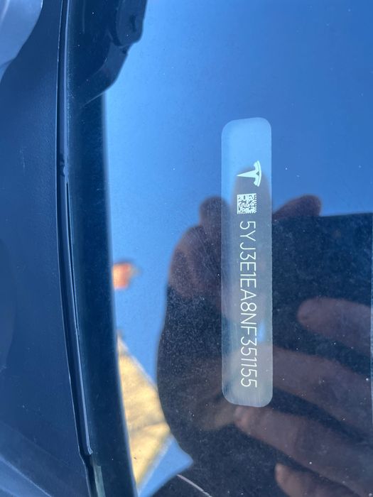 Продається Tesla 3