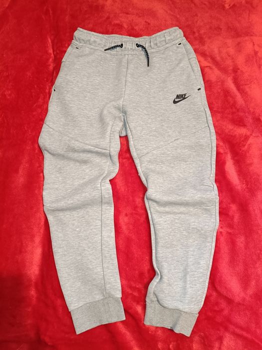 Nike tech fleece pants