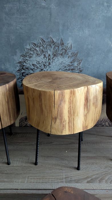 Пеньки столики стільці