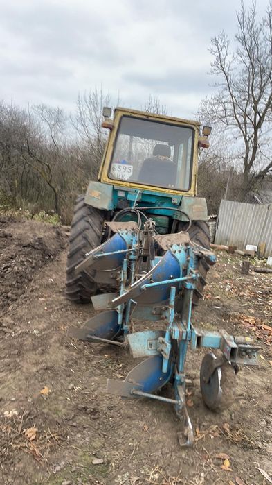 Продам оборотні плуги в доброму стані