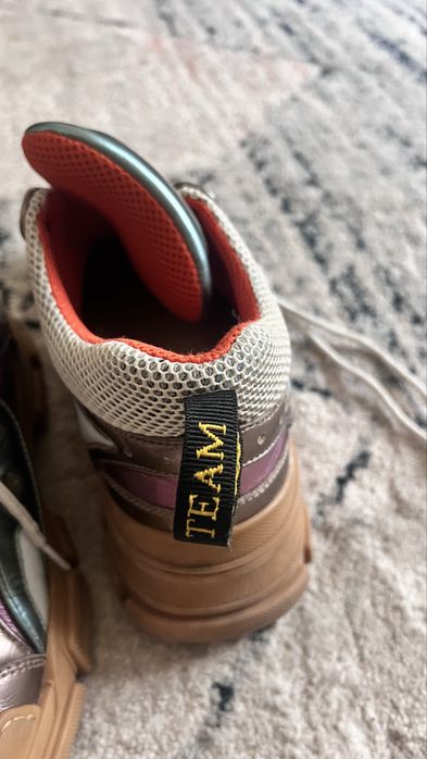 Продом Gucci Flashtrek