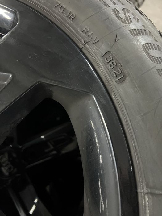 Резина с дисками зимняя audi r17 blizzak 225/50 r17