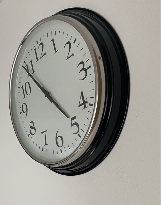 Zegar ścienny IKEA – 59 cm – czarny