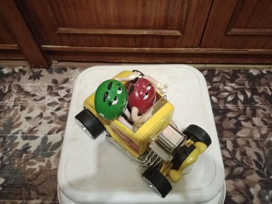 Машинка іграшка ммдемс