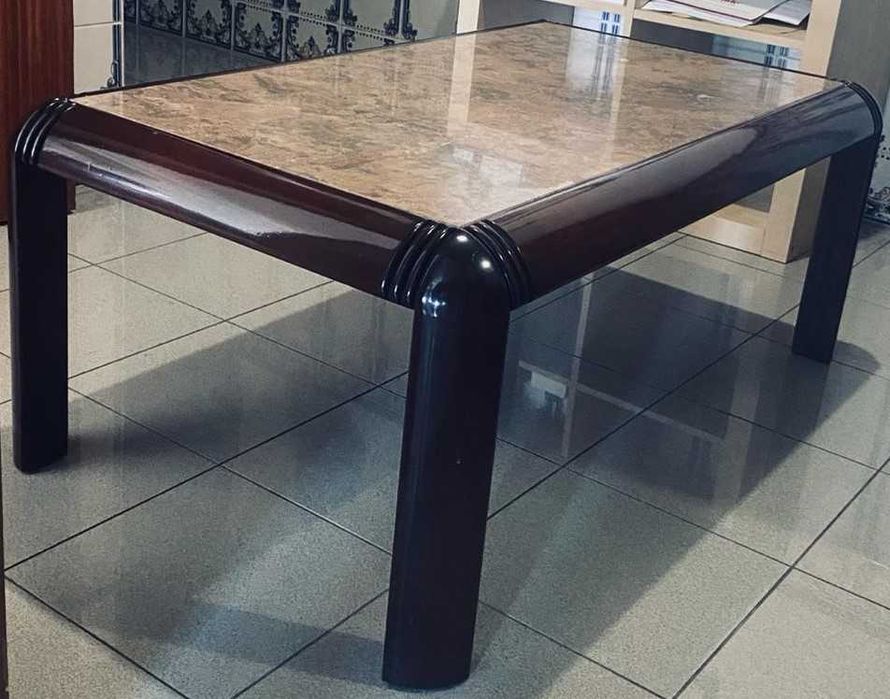 Mesa de centro em madeira