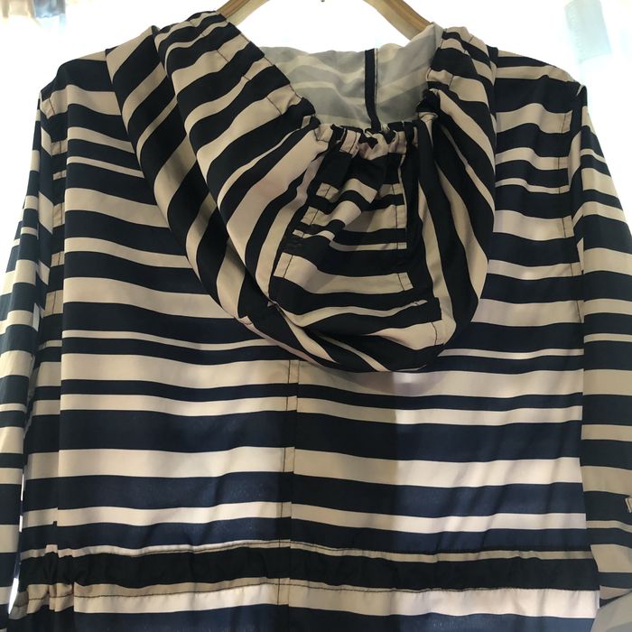 Вітровка дуже стильова нова розмір (м