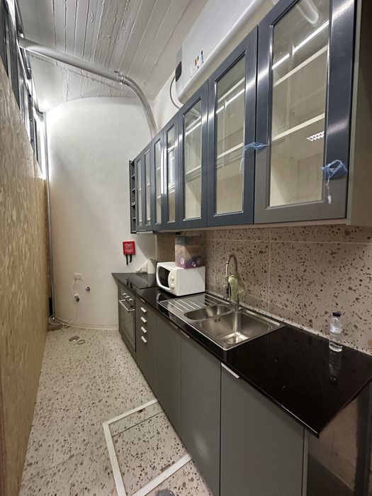 Armazem com 100m2 Algueirao /Sintra