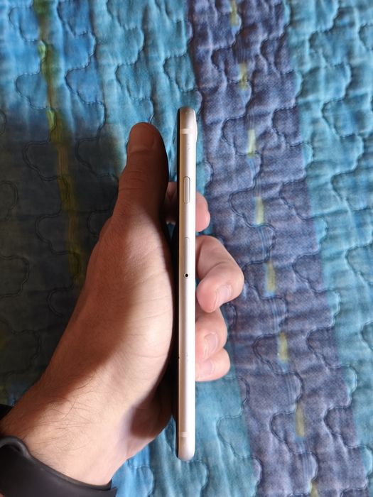 iPhone SE 2020 (64GB)