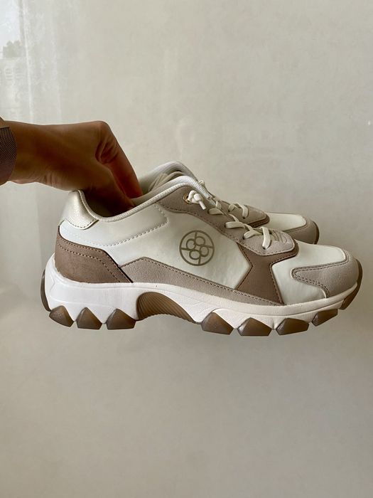 Кросівки жіночі 40р