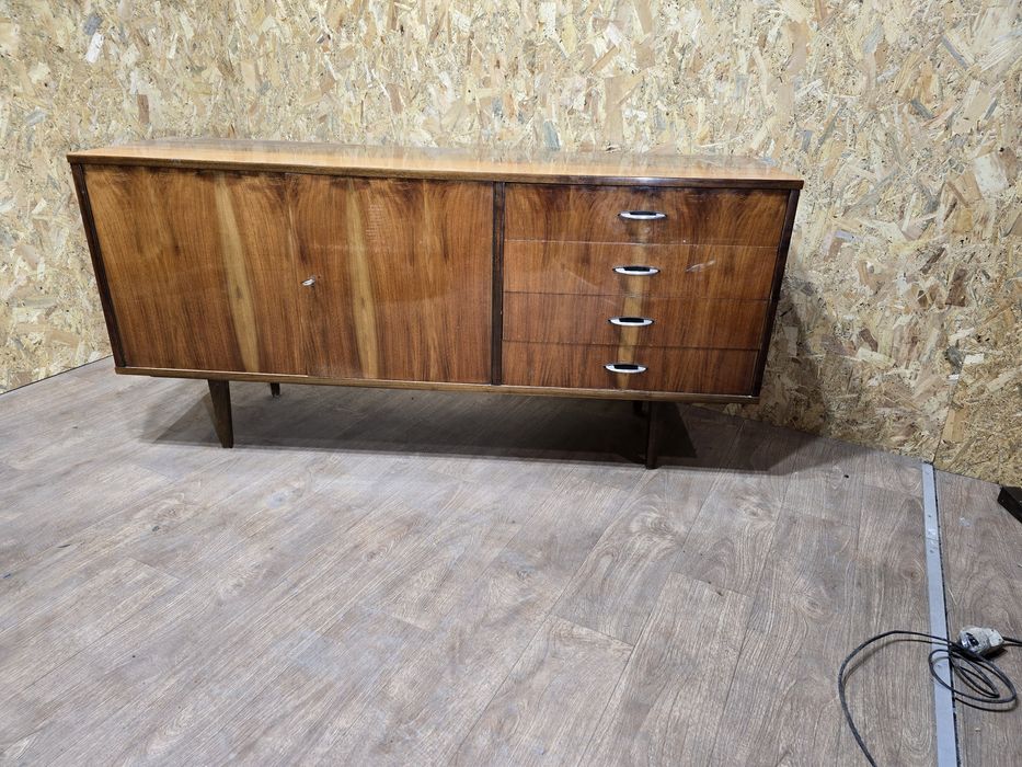 Komoda prl transport