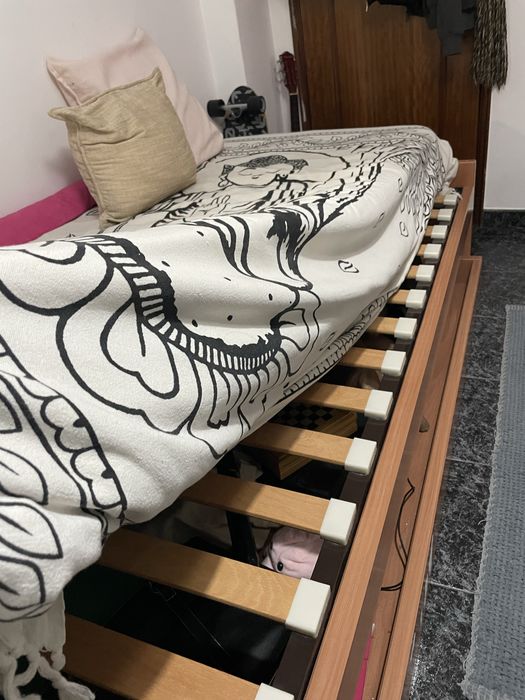 Cama + estrado + colchão + gavetão para cama extra ou para arrumação