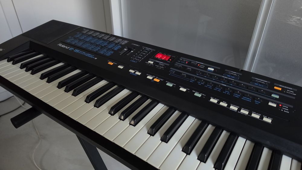 ROLAND E-15 - Legenda lat 90 Keyboard aranger syntezator fajny stan