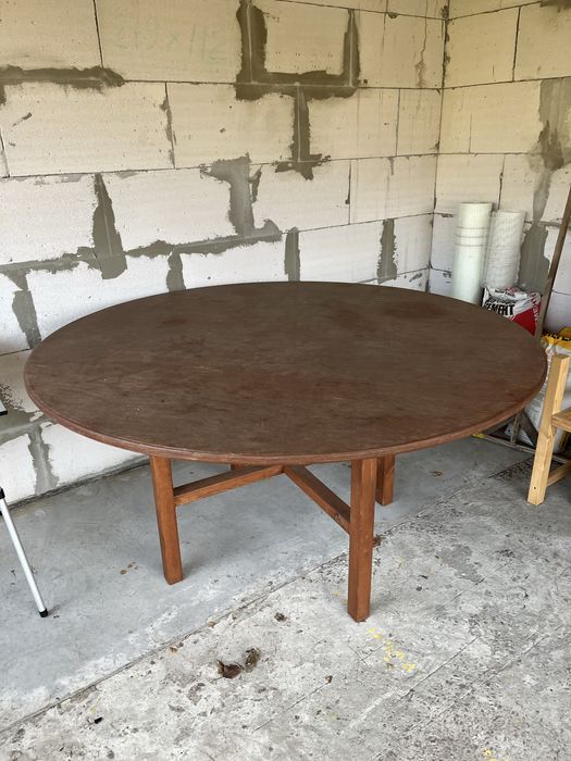 Стіл круглий для сада