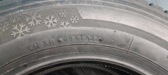 2x opony (nr.65) 195/70R15C 104/102R Bridgestone W995