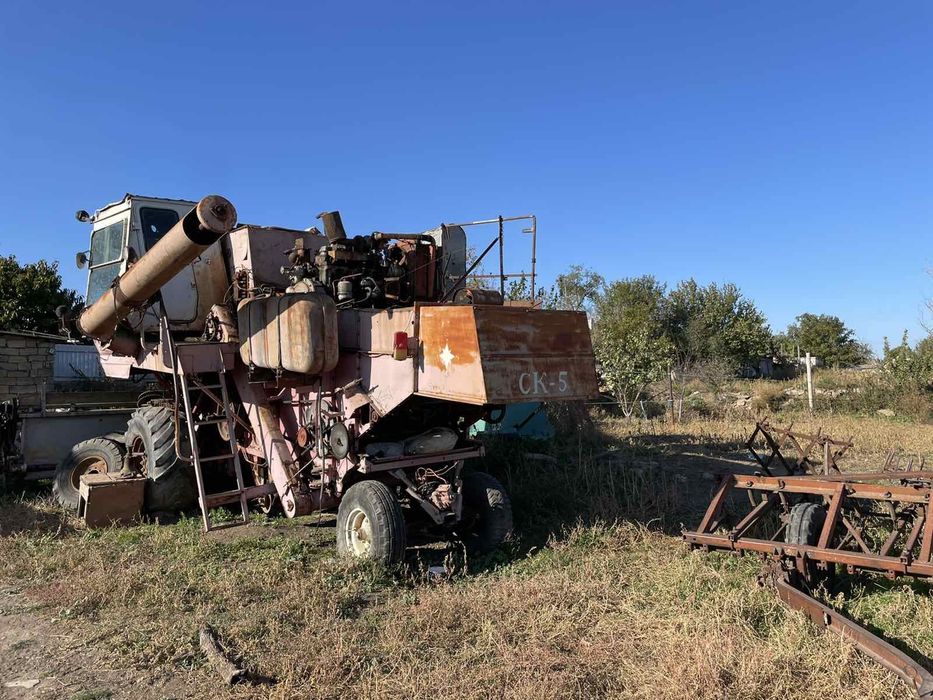 Комбаин в робочем состояние