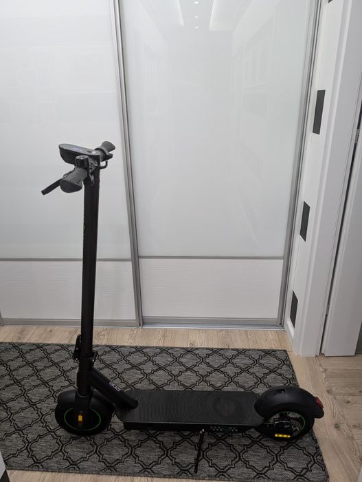 Hulajnoga Elektryczna Acer Electric Scooter 5 black