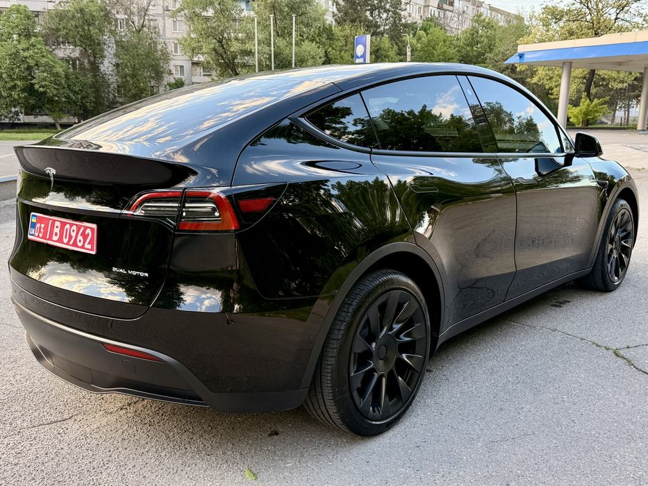 Tesla Y 2021 Long Range Dual Motor