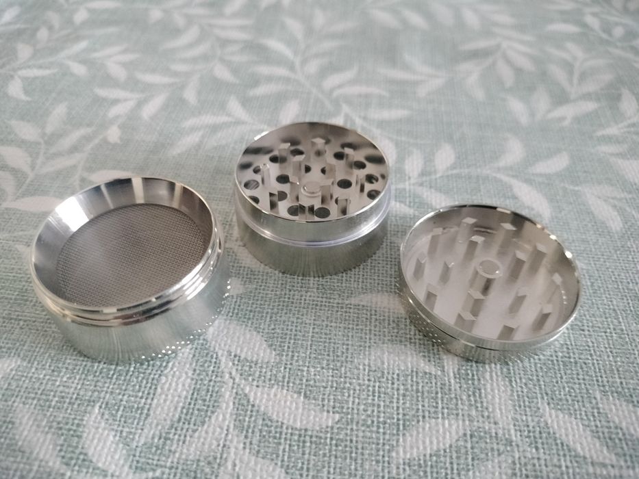 Grinder metalico (NOVO)