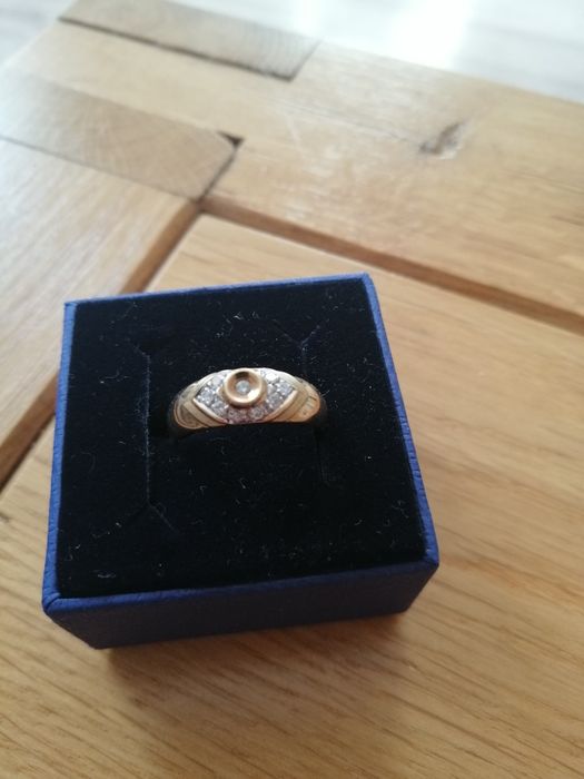 Pierścionek z diamentami