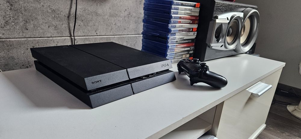 Konsola Playstation 4 1tb (cuh-1216b) + 15 gier