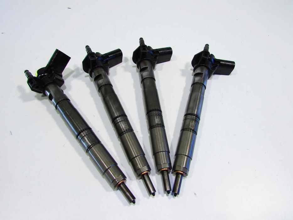 Wtryskiwacze wtryskiwacz audi A4 B8 2.0 tdi CAH
