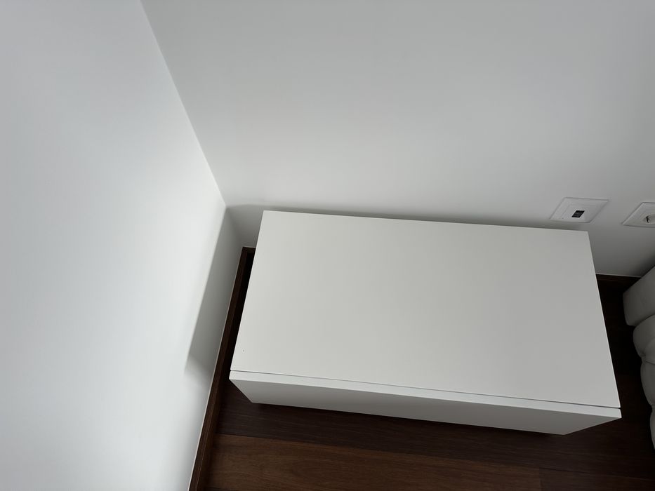 2 Mesas de Cabeceira Lacadas em Branco