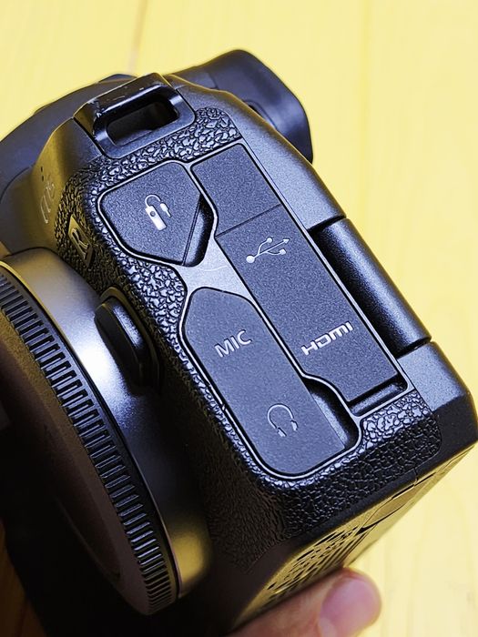 Canon EOS R (body) + бустер CANON BG-E22: 43 900 грн. - Цифровые