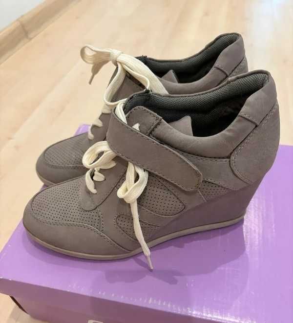 Sneakersy botki na koturnie r 37 23,5 khaki szary jak nowe