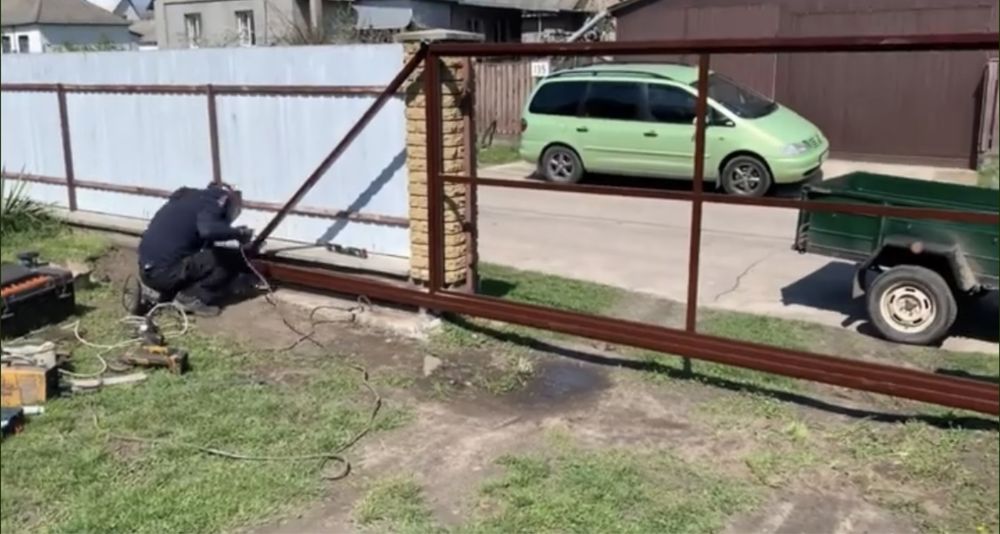 Виготовлення.Монтаж відкатних воріт, Секційних.Встановлення автоматики