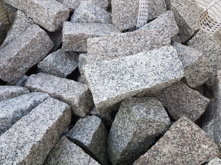 palisada granitowa 10x10x20/30/40/50 surowo łupana