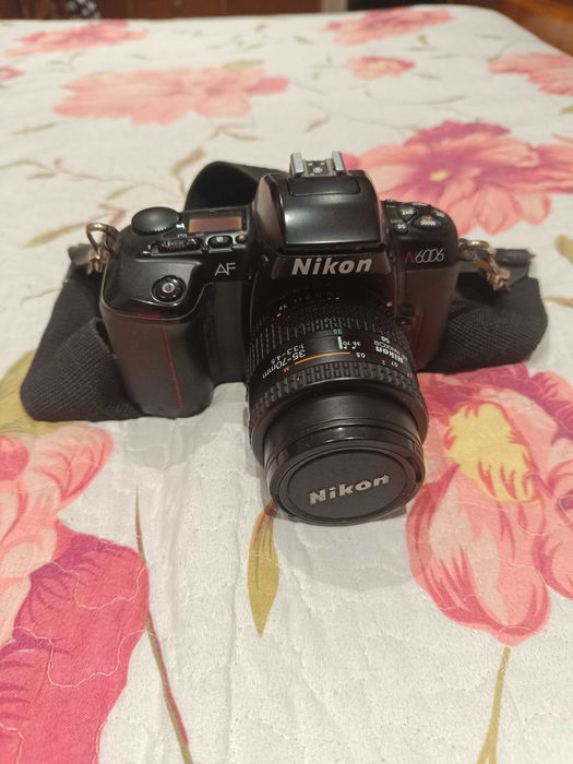 Maquina fotografica Nikon AF N6006