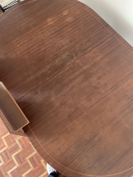 Mesa oval de sala de jantar