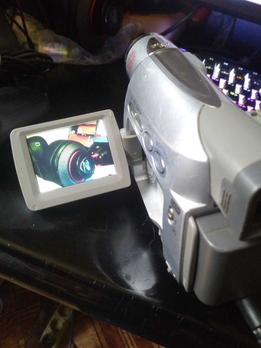 DV видеокамера CENON MV800 под ремонт.