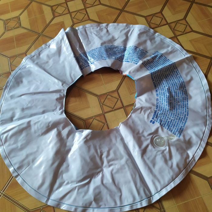 Круг для плавання