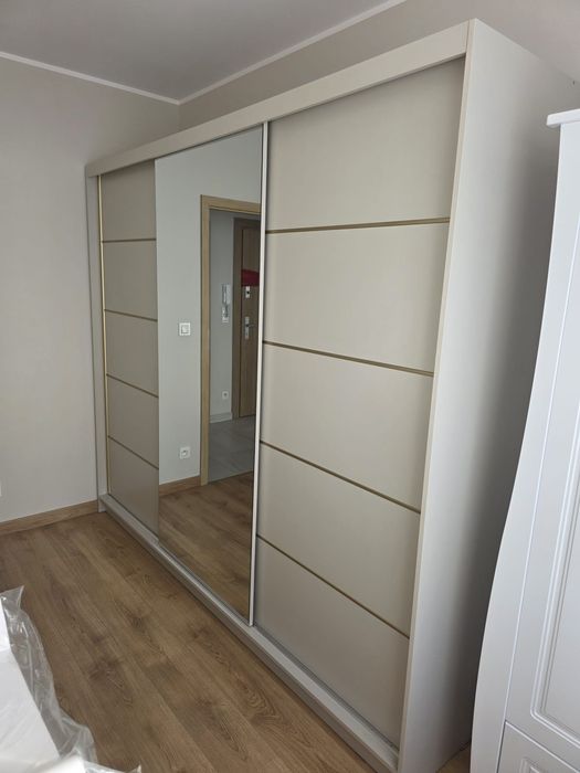 Szafa przesuwna z lustrem GOLD 250cm  kaszmirowa złote detale LED
