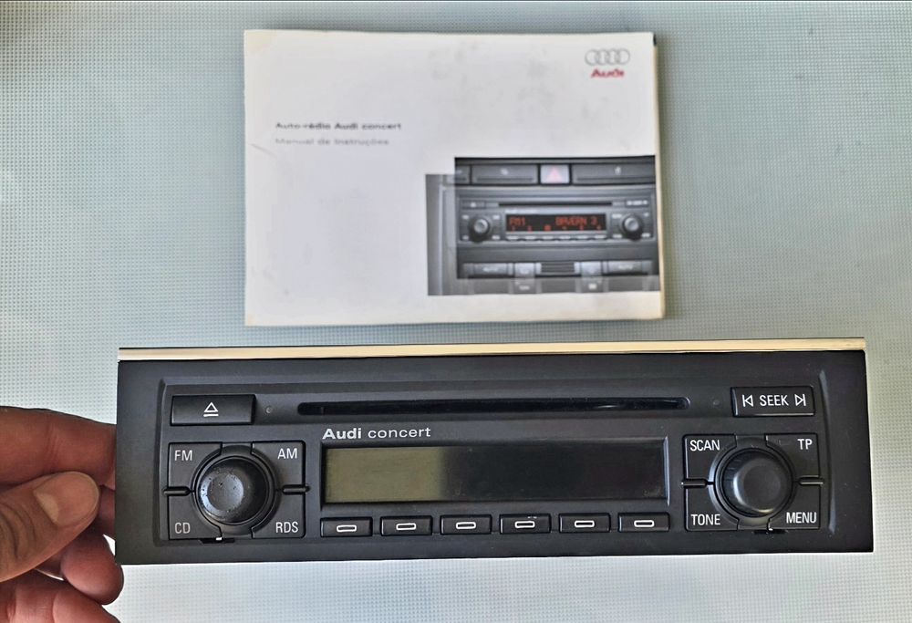 Rádio  Original Audi Concert + Código e Manual