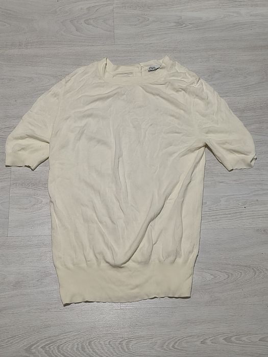 Beżowy sweter sweterek ze średnim rękawem