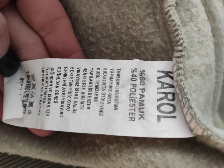 Гольф светр жіночий оливкого кольору