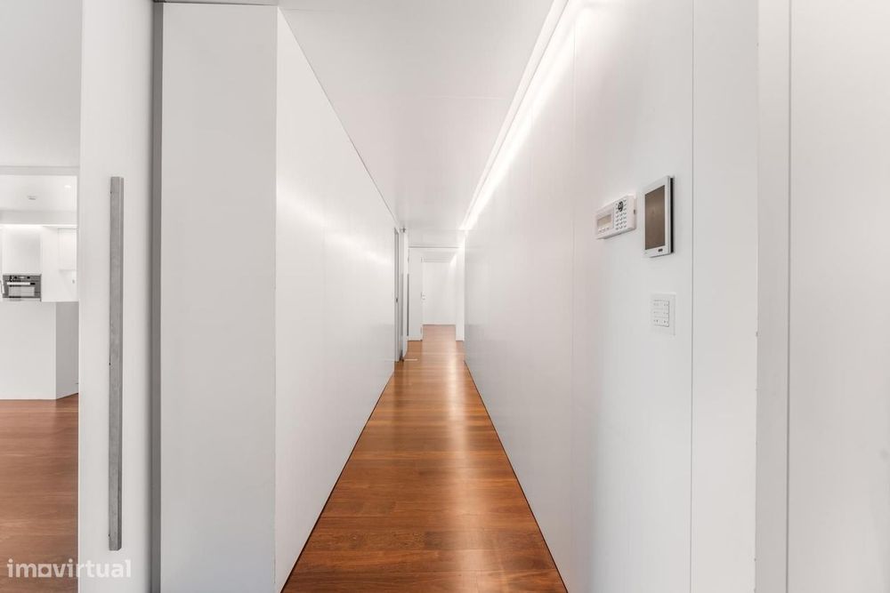 Apartamento T2 com jardim, Cascais