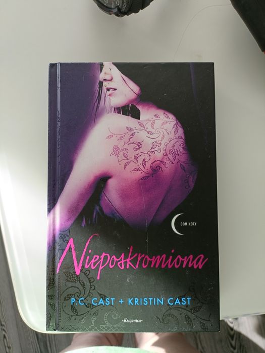 Nieposkromiona P. C. Cast i kristin cast seria dom nocy