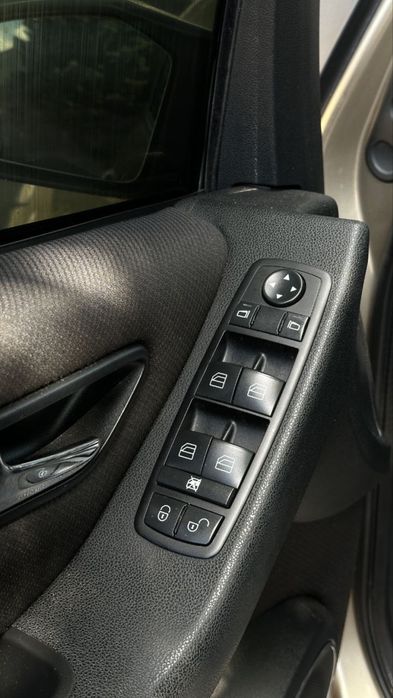 Mercedes-Benz A180